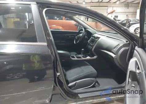 2015 Nissan Altima 2.5 S z USA, uszkodzony, nr VIN 1N4AL3AP6FC584202